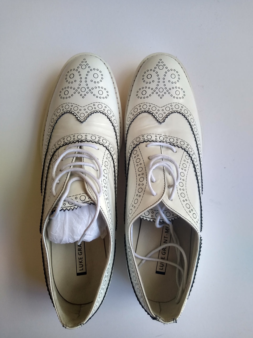 Ladies 11 Gents 10 US | 9 UK | 43 EU Black Outline White Brogue Shoes (SAMP3)